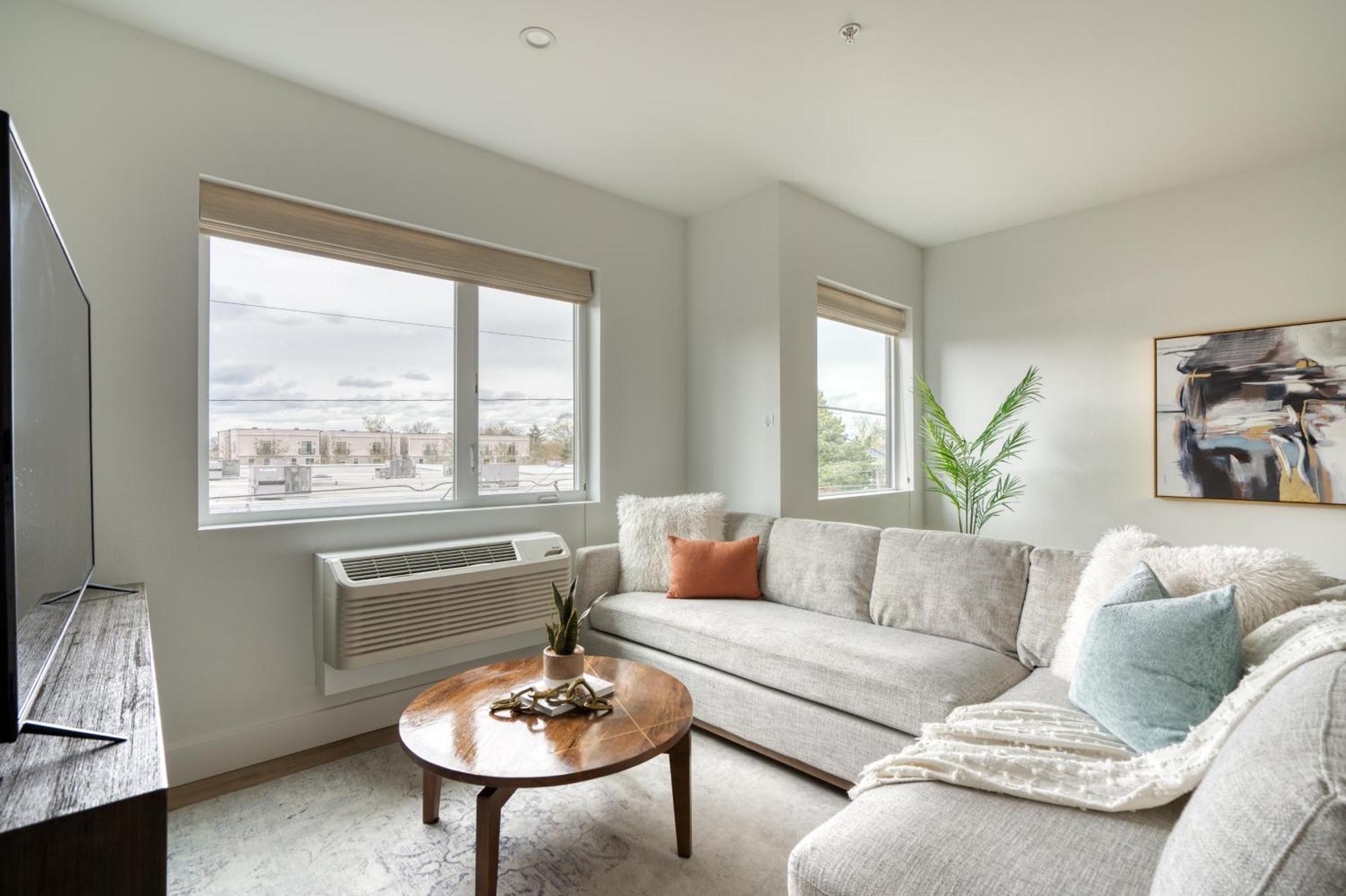 Apartment Collection - Designer 2br Alberta Arts District 90 Walkscore *